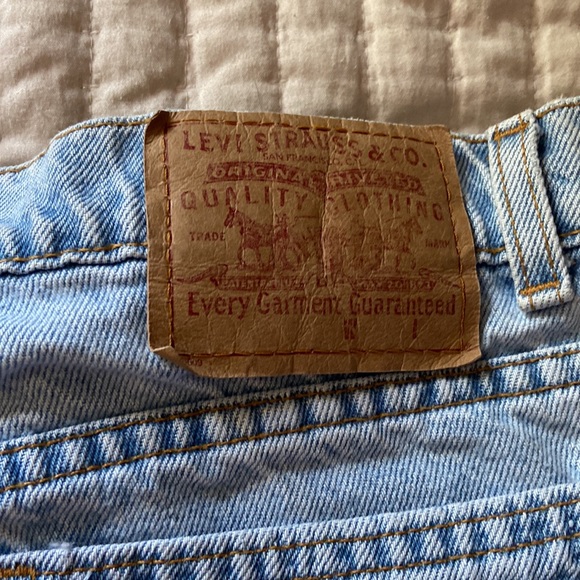 Levi’s button down shorts - Picture 3 of 5